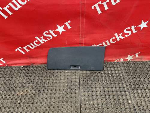 Крышка бардачка