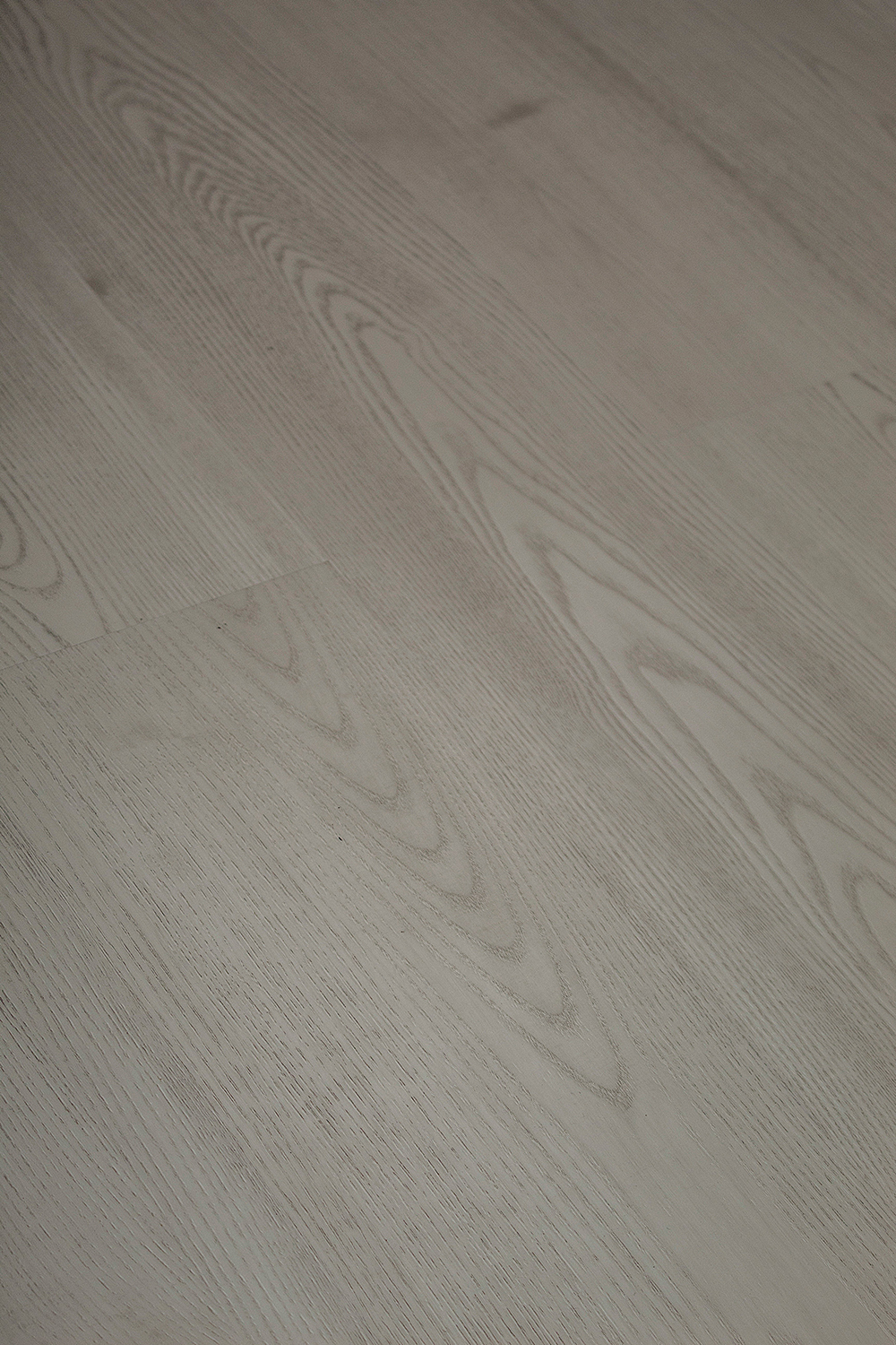 Композитный ламинат RESPEECT FLOOR 4218 Дуб Морозный - Магазин напольных покрытий в Екатеринбурге. MAXI ПОЛ