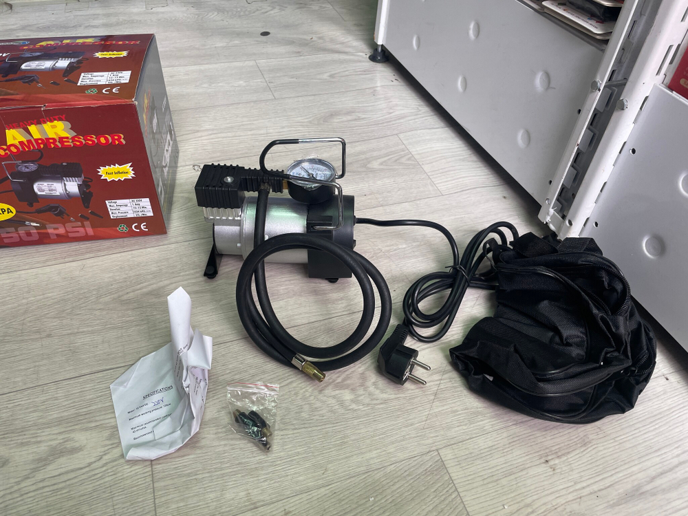 220V / Компрессор автомобильный на 220 вольт для подкачки гидробака и колес, 1304 кПа.