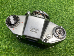 Exa 500 + Carl Zeiss Tessar 50mm 2.8