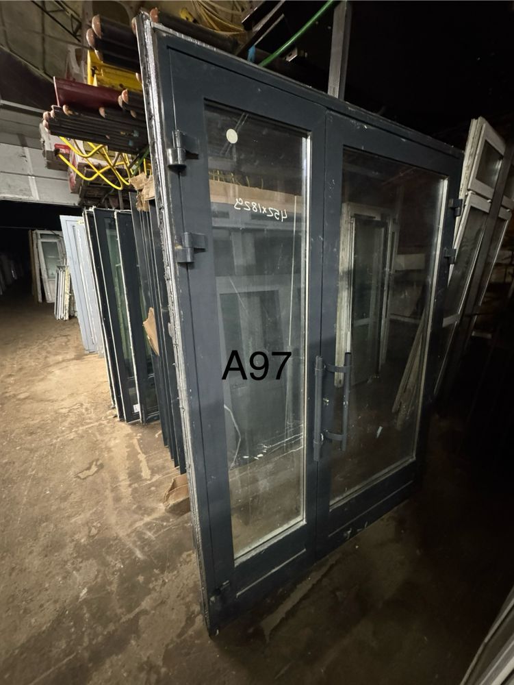 Алюминиевая Дверь Б/У 229(в) х 173(ш)