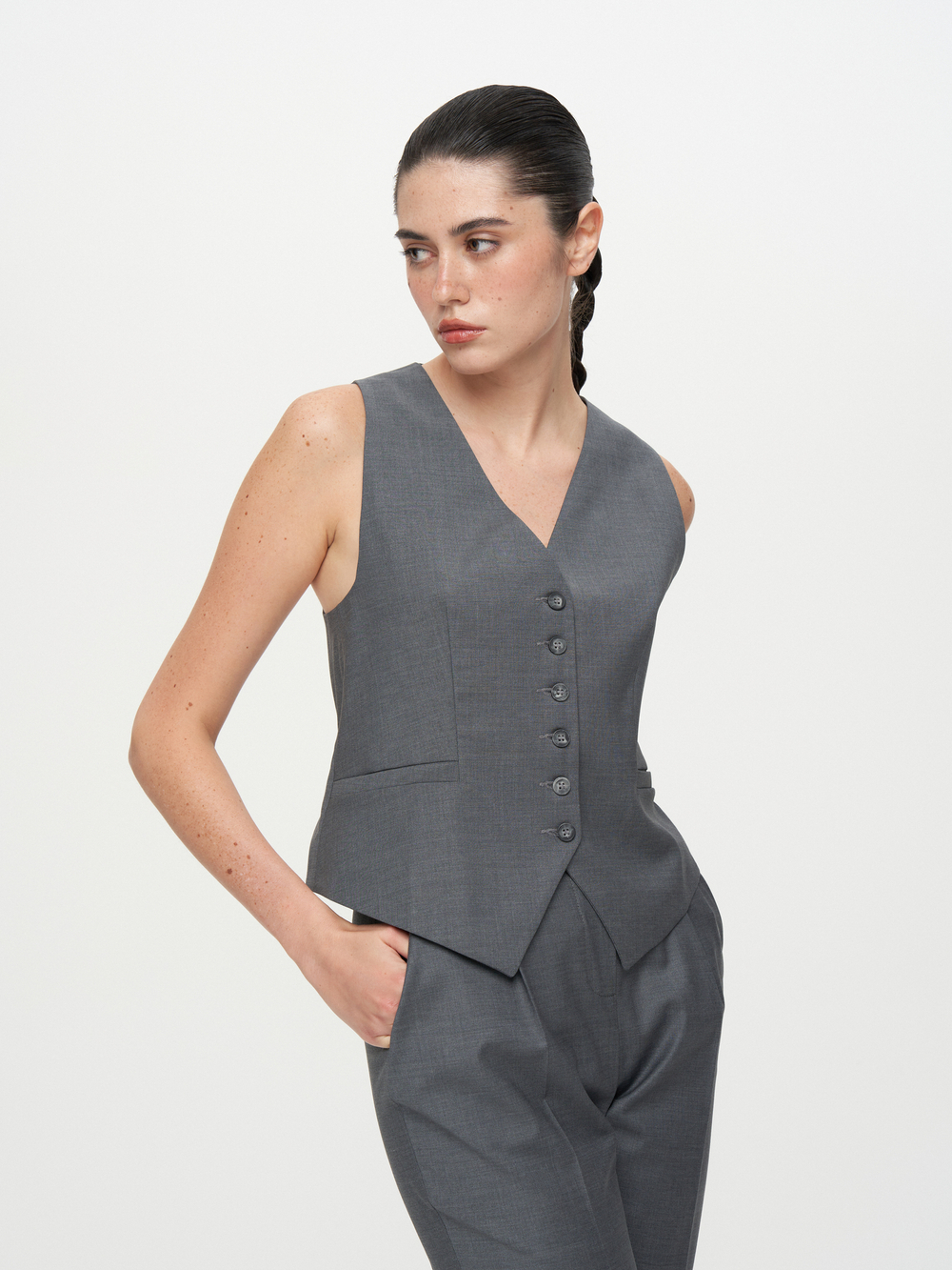 Жилет костюмный