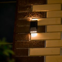 USL-F-154-PT120 NEWYORK Cветильник настенный на солнечной батарее. 6 светодиодов. Белый свет. 1xАА Ni-Mh аккумулятор в-к. IP44. TM Uniel