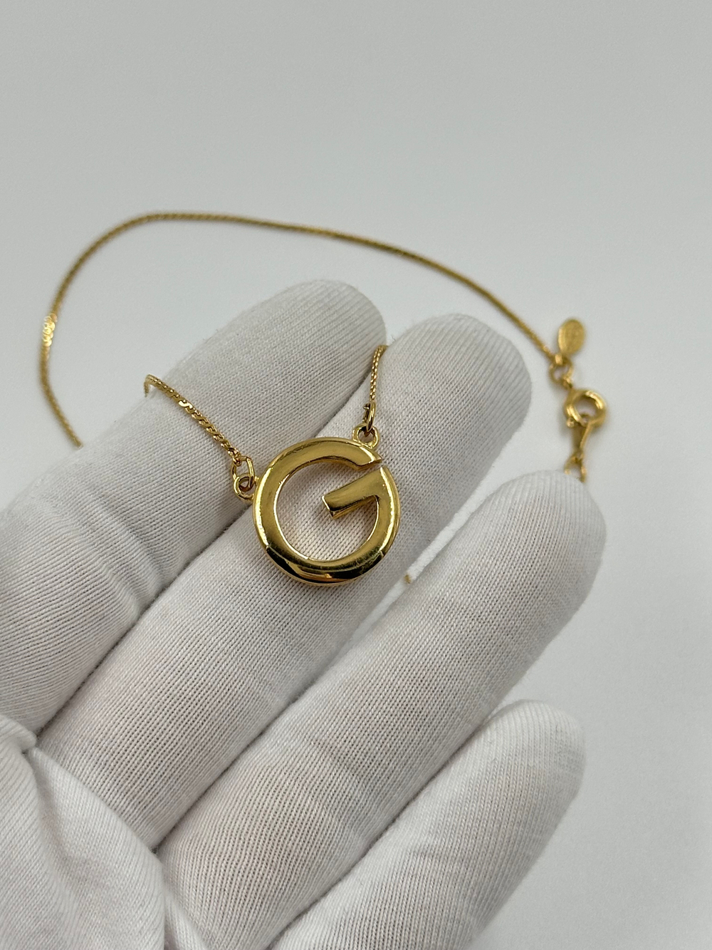 Кулон-лого Givenchy