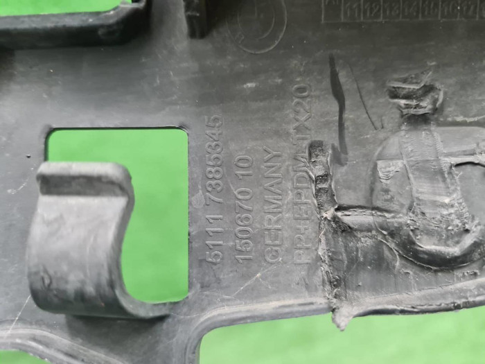 Кронштейн переднего бампера BMW 5er G30 (17-20)