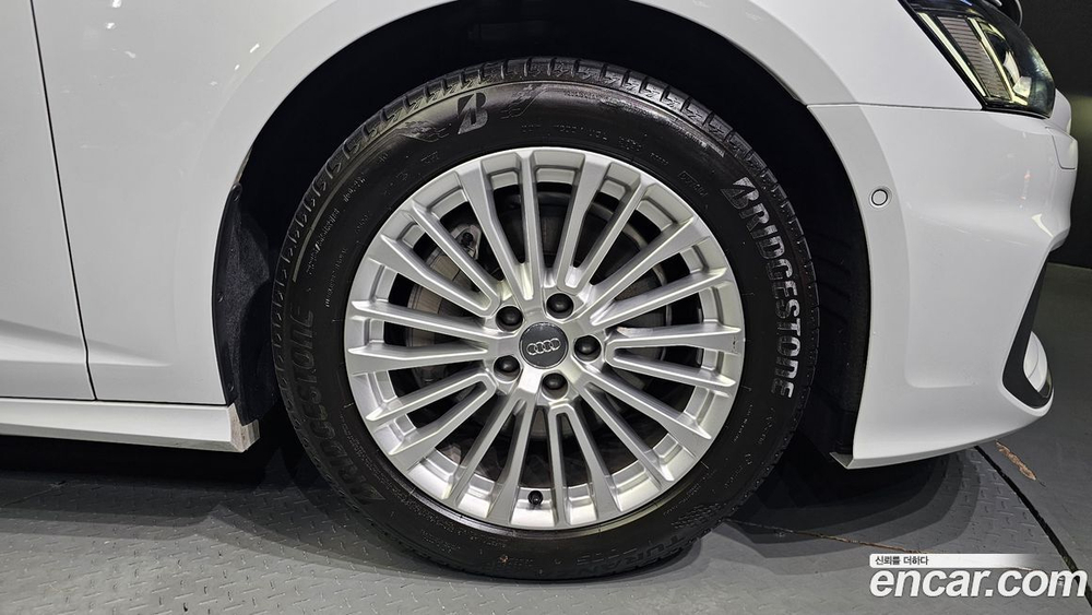 Audi A6 (C8) 45 TFSI Premium (01.2021)