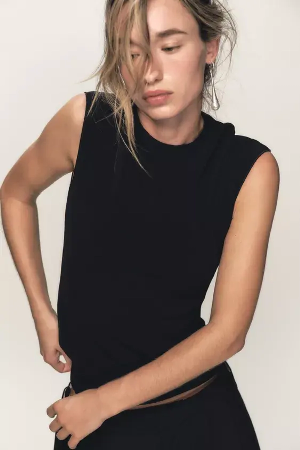 ZARA ЭЛАСТИЧНЫЙ ТОП, ЧЕРНЫЙ