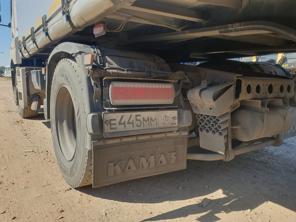 КамАЗ М1840 4x2 Седельный тягач 5490-S5 (Дизельный, 12,0 л, 401 л.с., МТ)