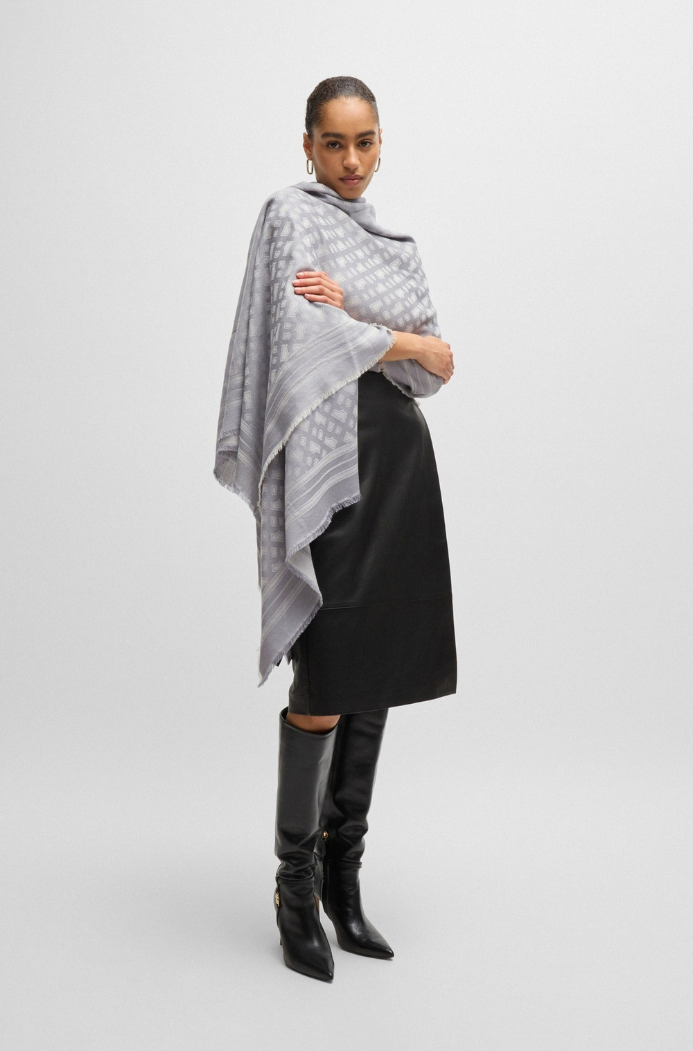 Шаль женская BOSS Ylona_118*210 10262576 01