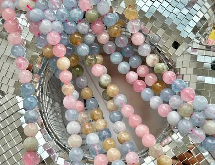 Нить бусин из тонированного кварца 10мм, гладкие