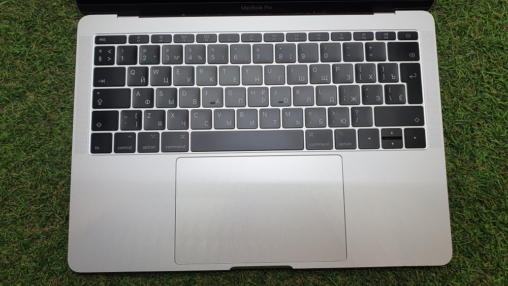 MacBook Pro 13 (2017, два порта Thunderbolt 3) i5/8Gb