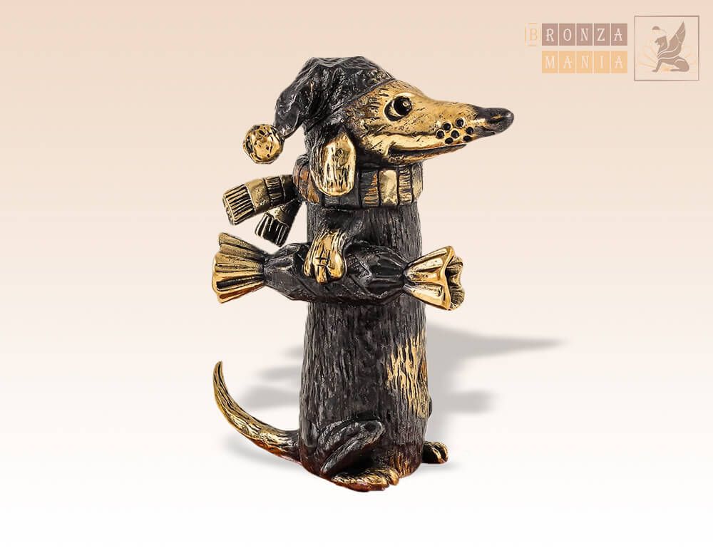 фигурка Собака Такса с конфетой