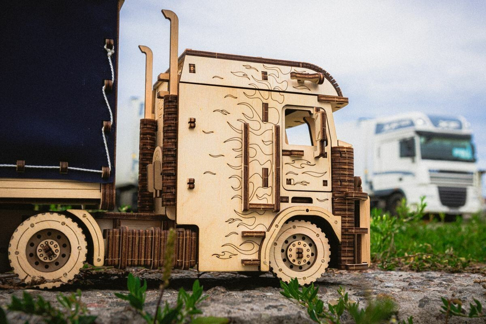 Грузовик Тягач Король дорог от EWA - Деревянный конструктор, сборная механическая модель, 3D пазл