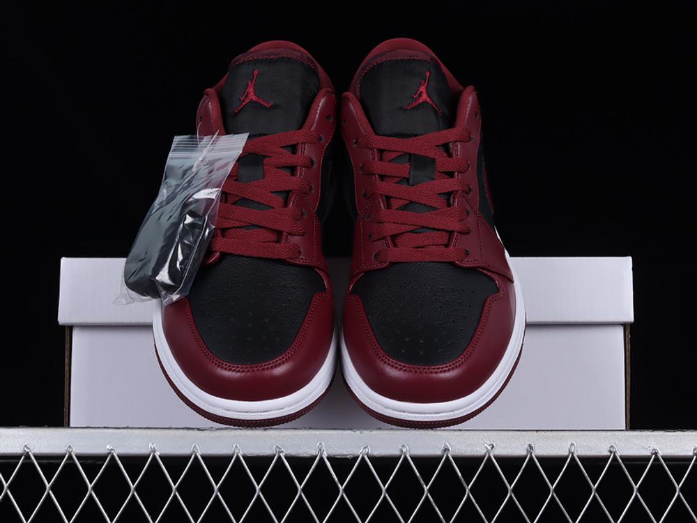 Air Jordan 1 Low Maroon