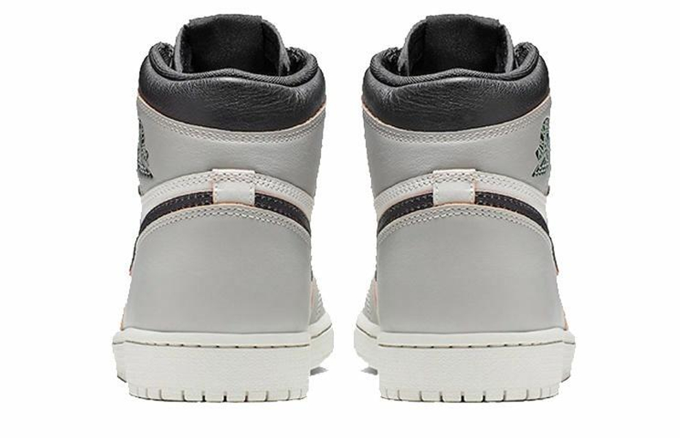 Кроссовки Nike X Jordan Air Jordan 1 Retro High Og Light Bone