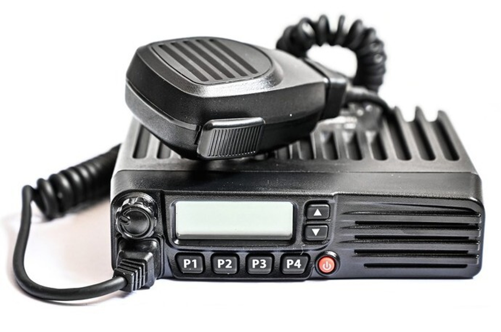 Track 1000 U Автомобильная радиостанция