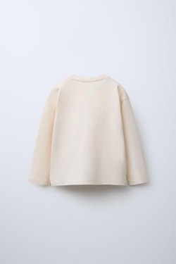 ZARA ФУТБОЛКА С НАШИВКОЙ С АНИМАЛИСТИЧЕСКИМ ПРИНТОМ, ЖЕЛТОВАТО-БЕЛЫЙ