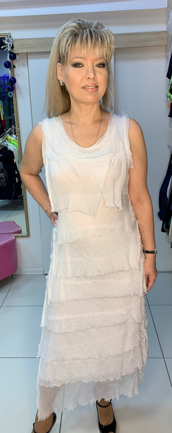 Белое платье-сарафан с шифоновой "рванкой"