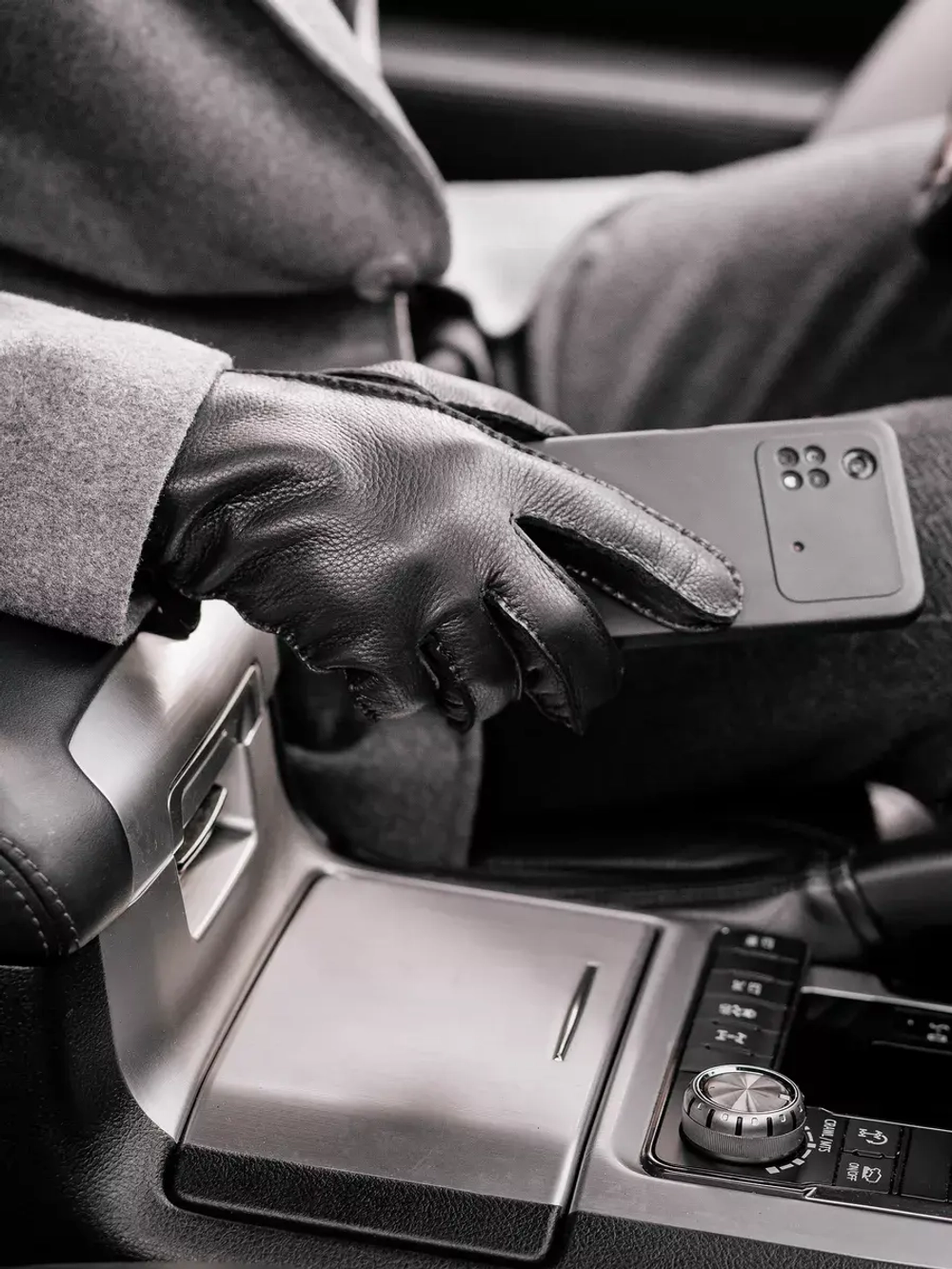 Утепленные перчатки из натуральной кожи