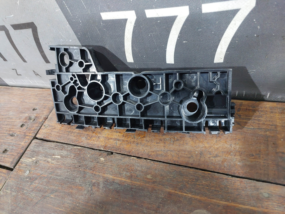 Кронштейн переднего бампера правый Haval Jolion 21-нв Б/У Оригинал 2803102XST01A