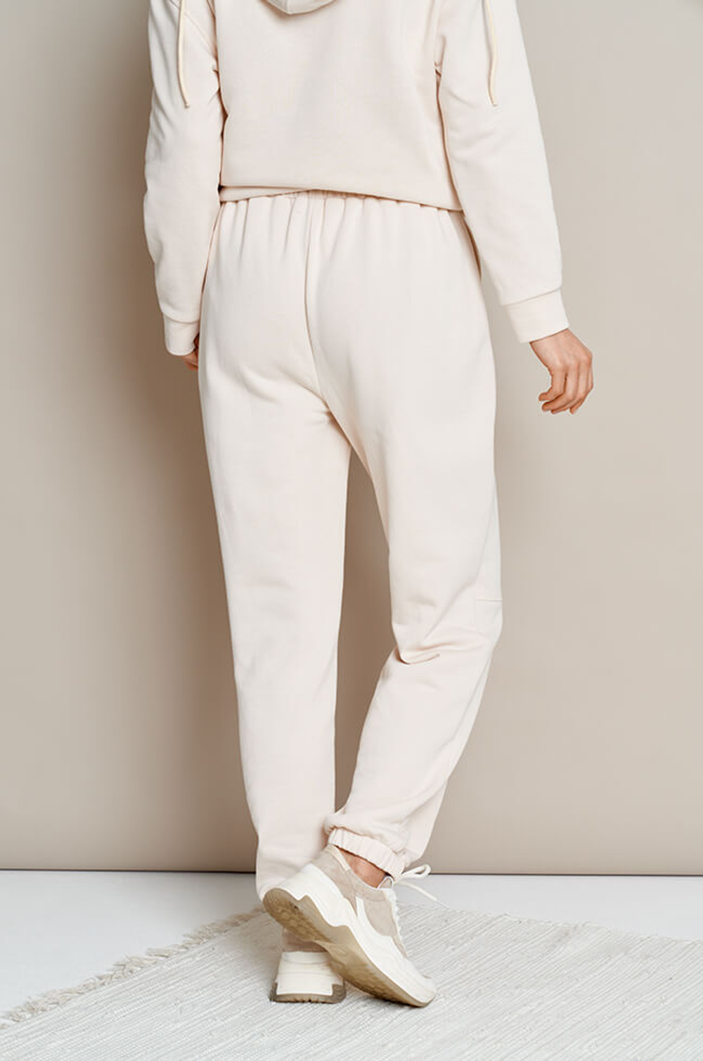 3877 Брюки женские (крем-брюле)