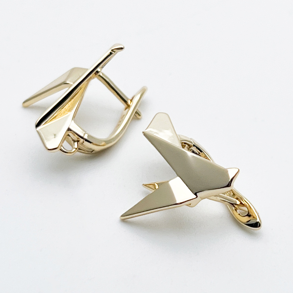 Ювелирные швензы с позолотой Оригами, размер 19*17 мм, цена за пару