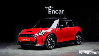 Mini Cooper S 5 дверей Classic (03.2022)