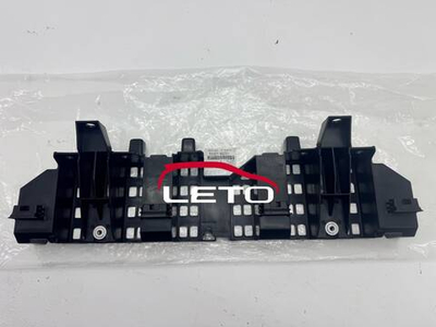 RETAINER, FR BUMPER, UPR CTR 52521-60231