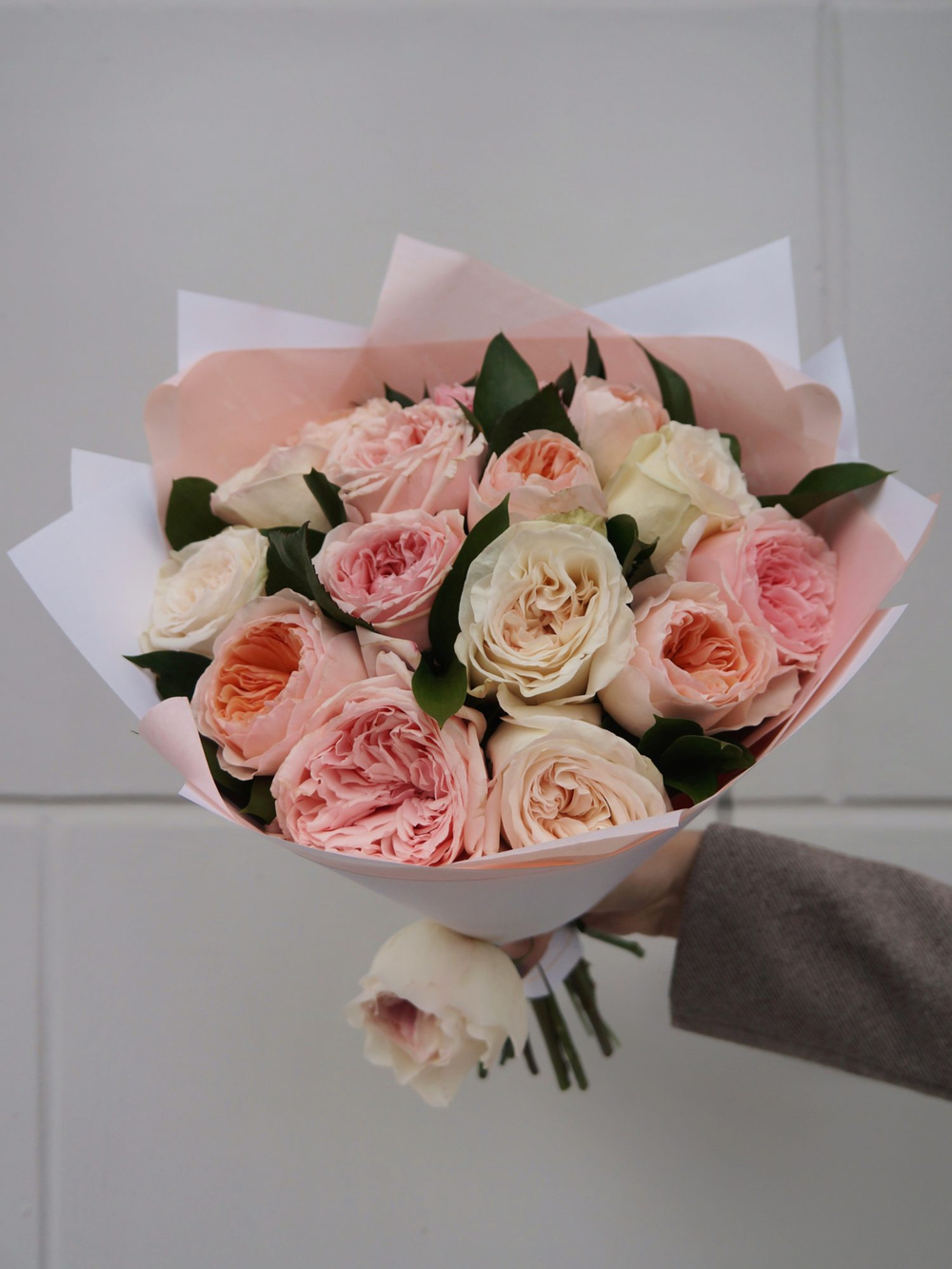 81. Букет из роз Juliet, White O’Hara, Princess Hitomi