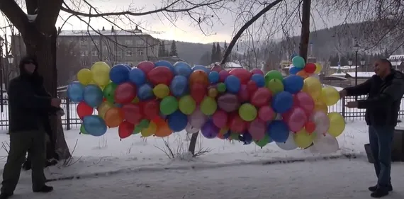 Запуск гелиевых шаров из сетки. Сюрприз в роддом  г. Горно-Алтайск