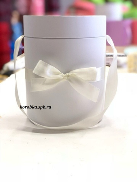 Шляпная коробка PREMIUM D 16 см .Цвет: белый.