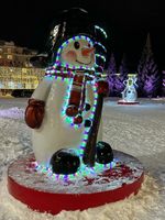 Уличная фигура "Снеговик с метлой"