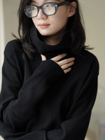 Свитер с высоким воротником (чёрный)