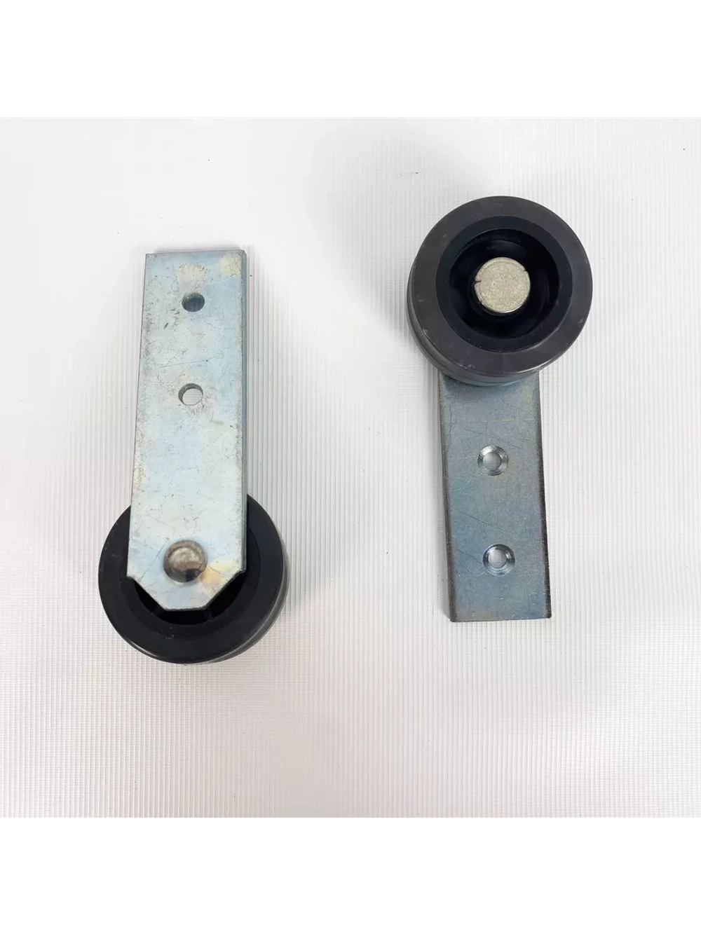 Роликовая опора для мебели c колесом D 42 мм, 2 шт