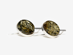 Серебряные серьги с цельным зеленым янтарем (19 мм), серебро 925 пробы