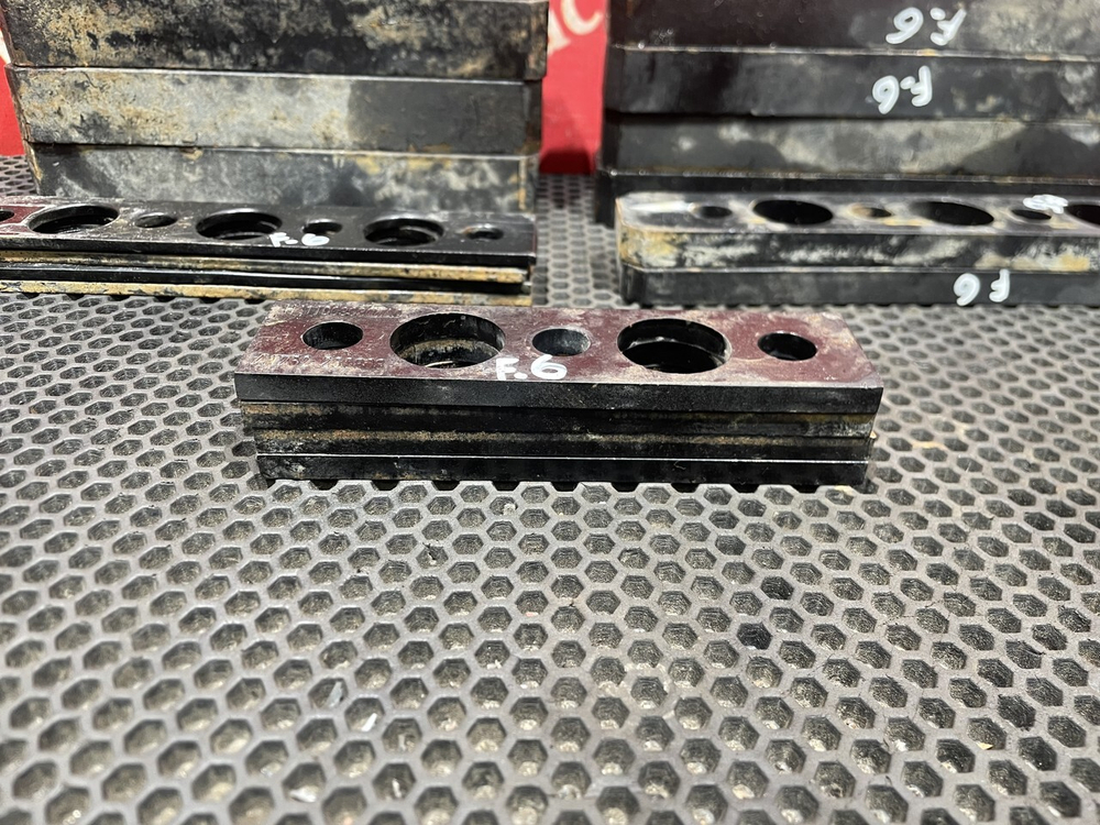 Комплект проставок топливного бака 2024г.