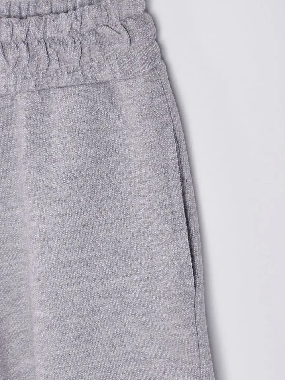 Спортивный костюм для девочки в школу