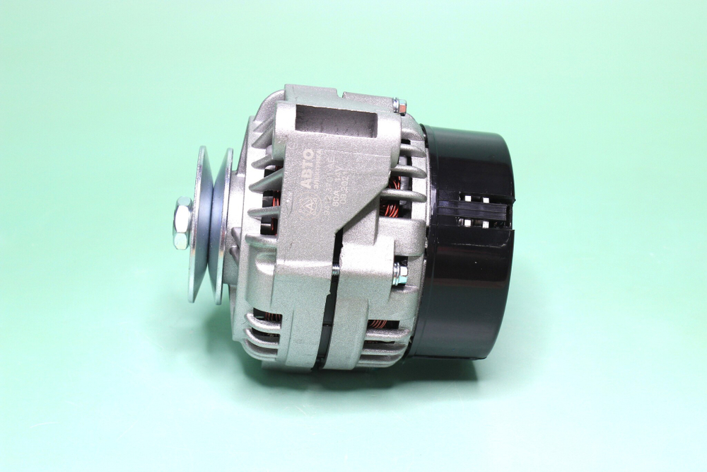 Генератор ВАЗ-2104-21073,21214,2123 14В 80А 9412.3701 AE