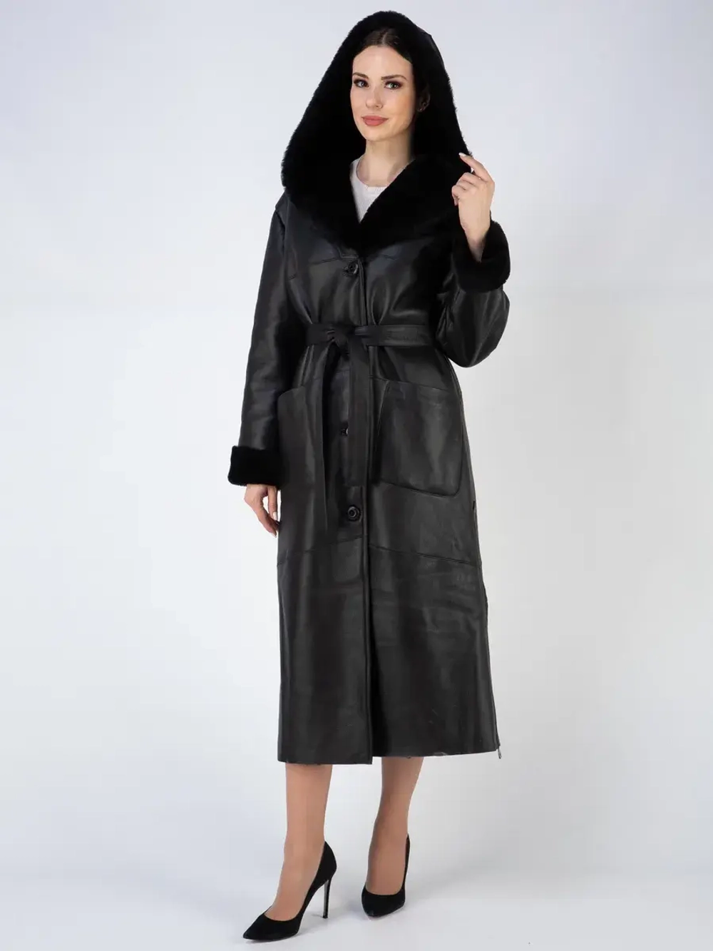 Дубленка зимняя натуральная с капюшоном длинная