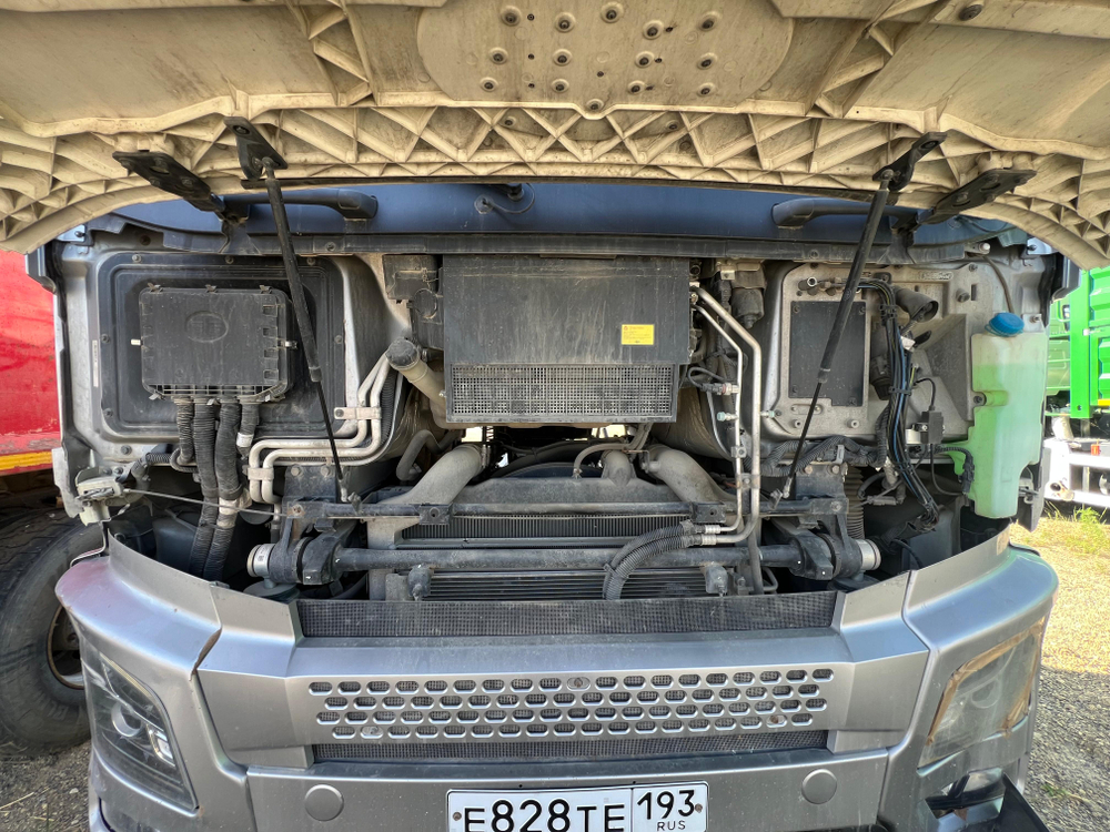 FAW JH6 4x2 Седельный тягач CA4180P25K15E5A80 (Дизельный, 11,6 л, 453 л.с., АТ)