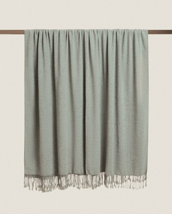 ZARA HOME МЯГКОЕ ПОКРЫВАЛО С БАХРОМОЙ, ЗЕЛЕНЫЙ