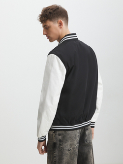 Бомбер мужской GUESS