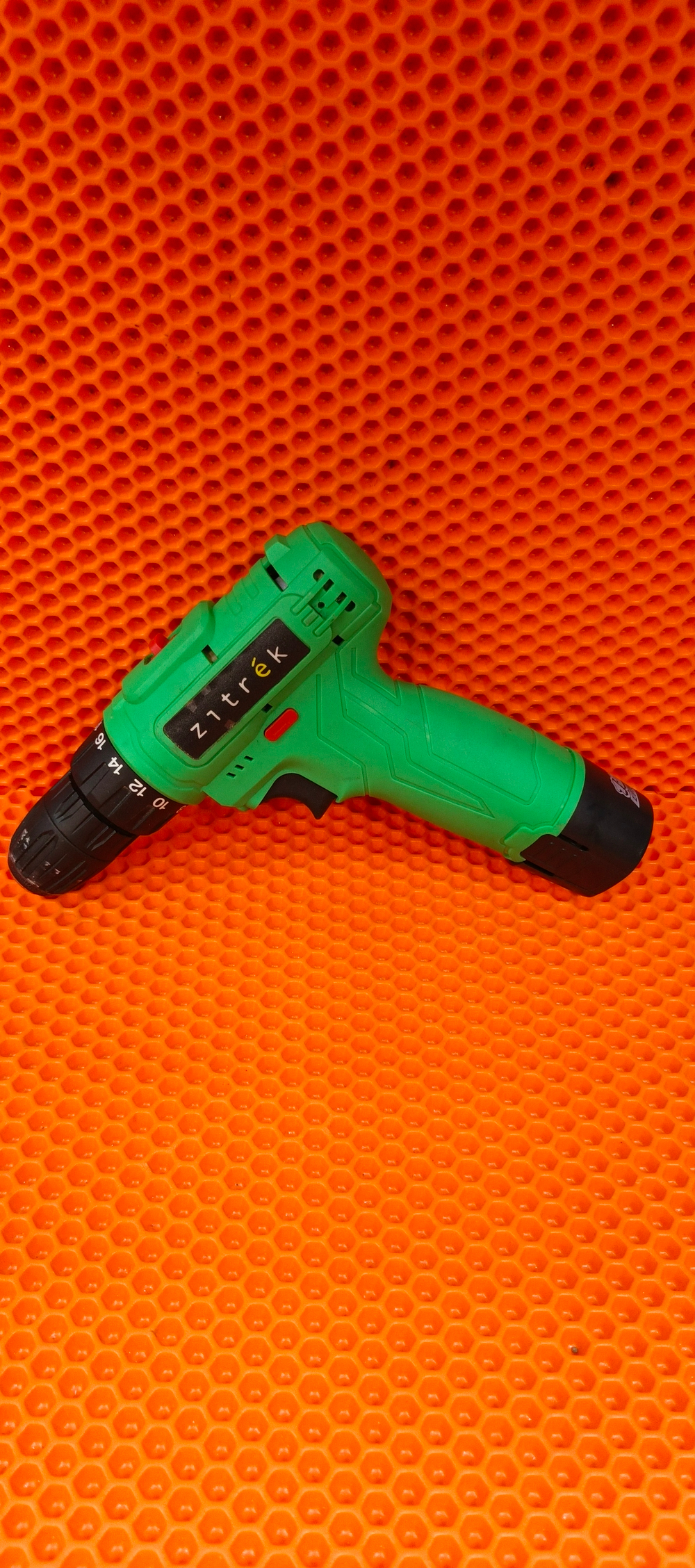 Шуруповерт Zitrek Green 12v