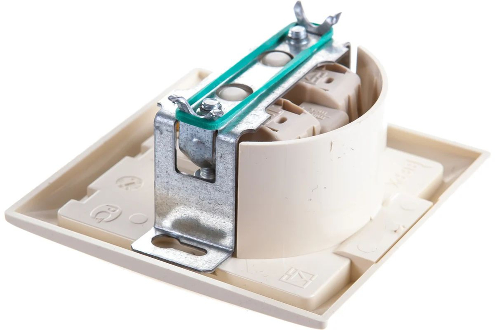 Розетка 1-м СП Селена РС16-426 защ. шторки с заземл. IP44 бел. Кунцево 8117