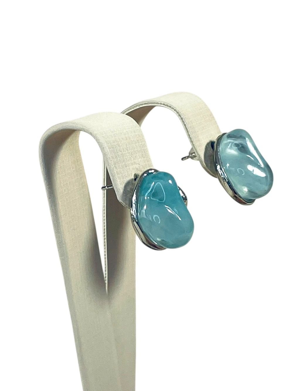 Серьги гвоздики из полимера