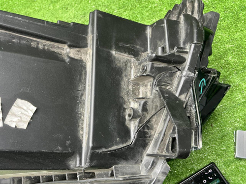 Битая Фара правая LR Discovery Sport (19-нв) LED