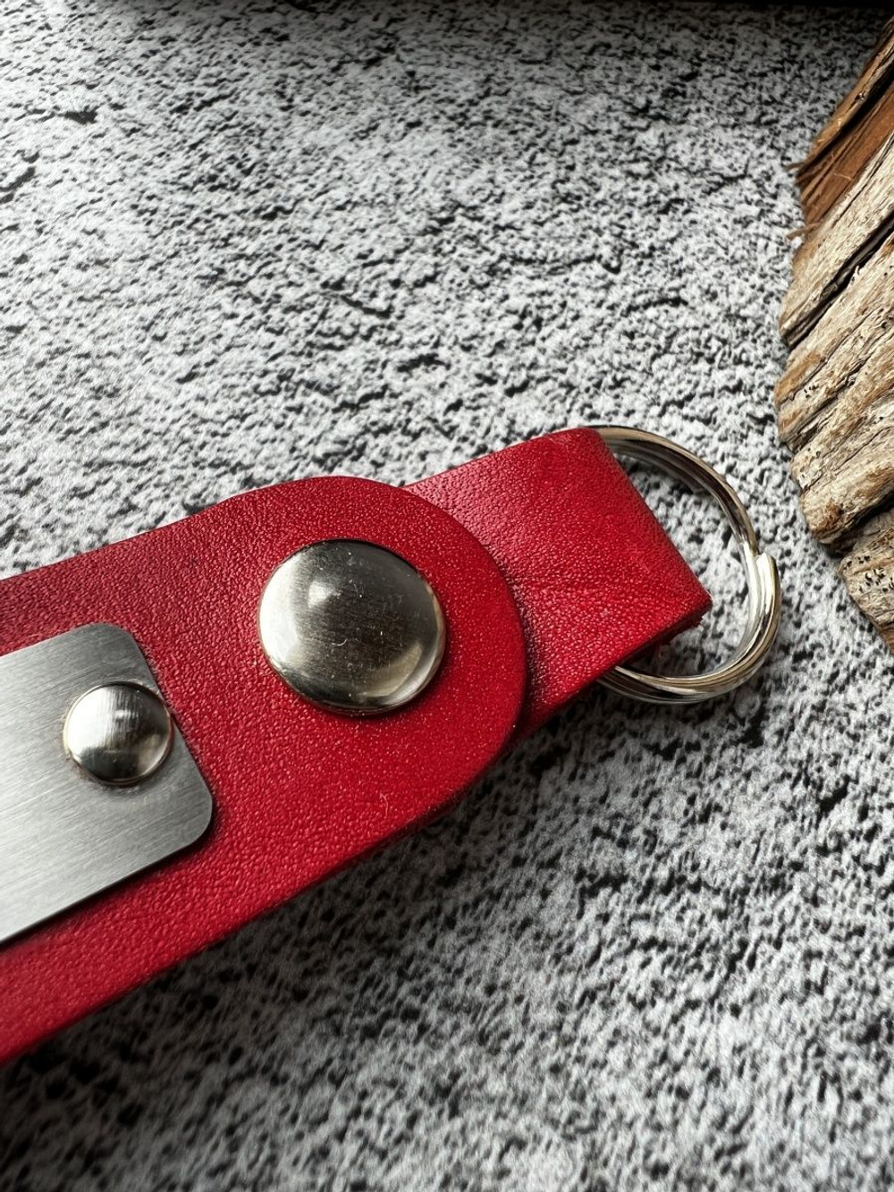 Брелок кожаный на ключи с гравировкой