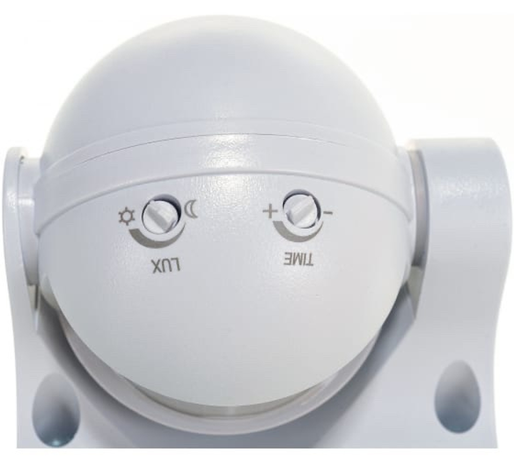 Датчик движения ДД-009 1100Вт 180град 12м IP44 белый IEK LDD10-009-1100-001