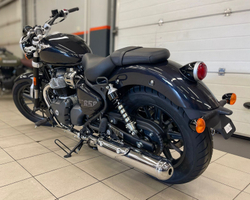 Royal Enfield 650 Super Meteor (Astral Black)