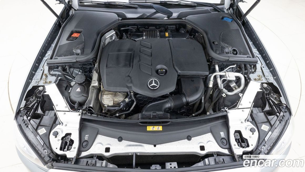 Mercedes-Benz E-Class W213 E220d Exclusive (08.2019)